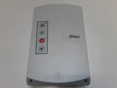 [648E] Boîtier de commande 48E, 400V triphasé - 2 vitesses - sans connecteurs